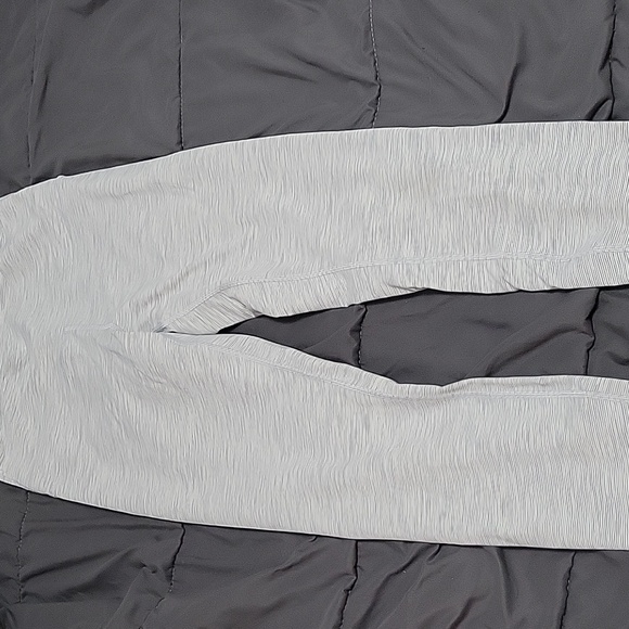 Size 10 Lululemon Wunder Under High-Rise Tight 28" *Full-On Luxtreme - Picture 4 of 9